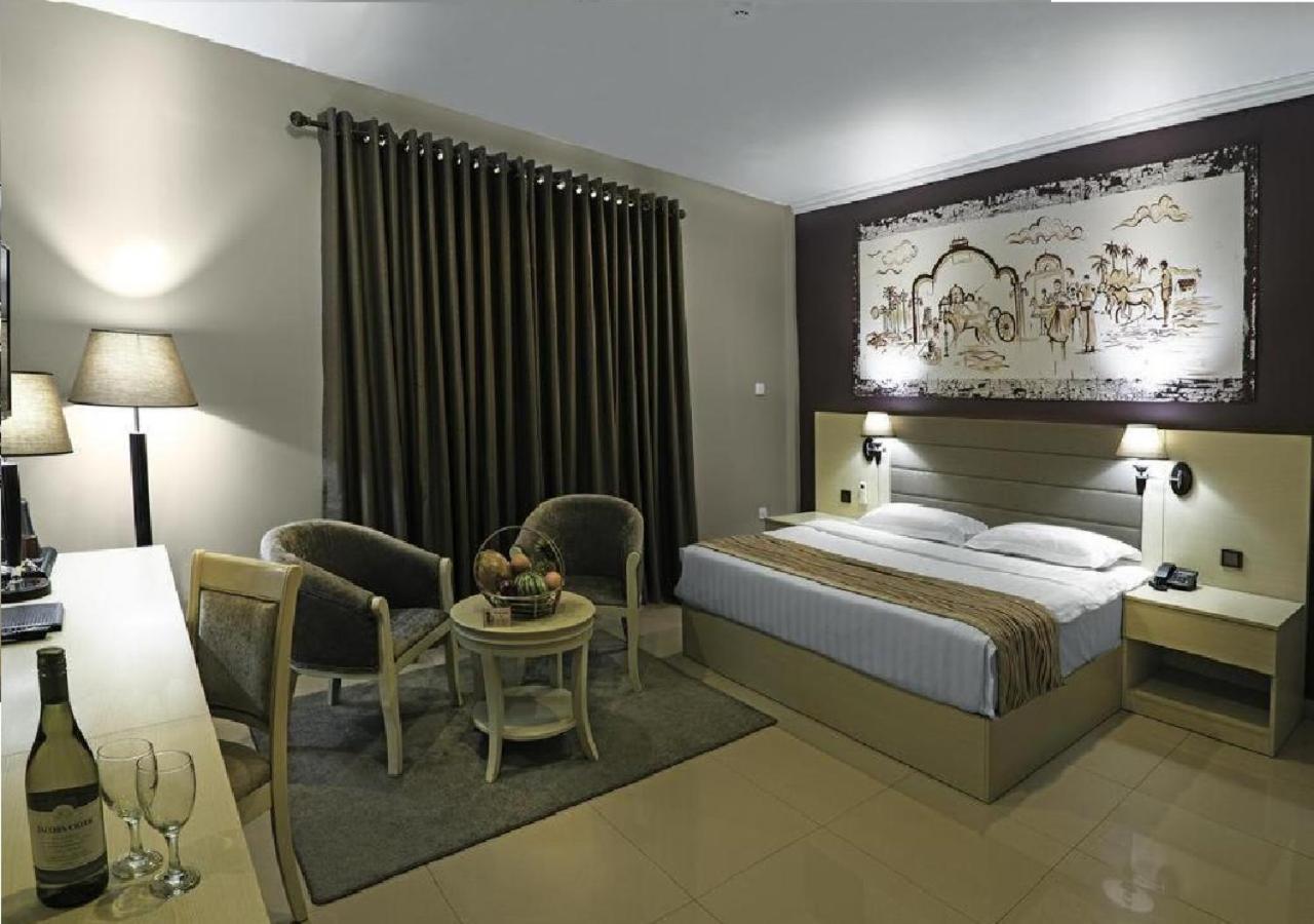 Tilko City Hotel Jaffna Exterior foto