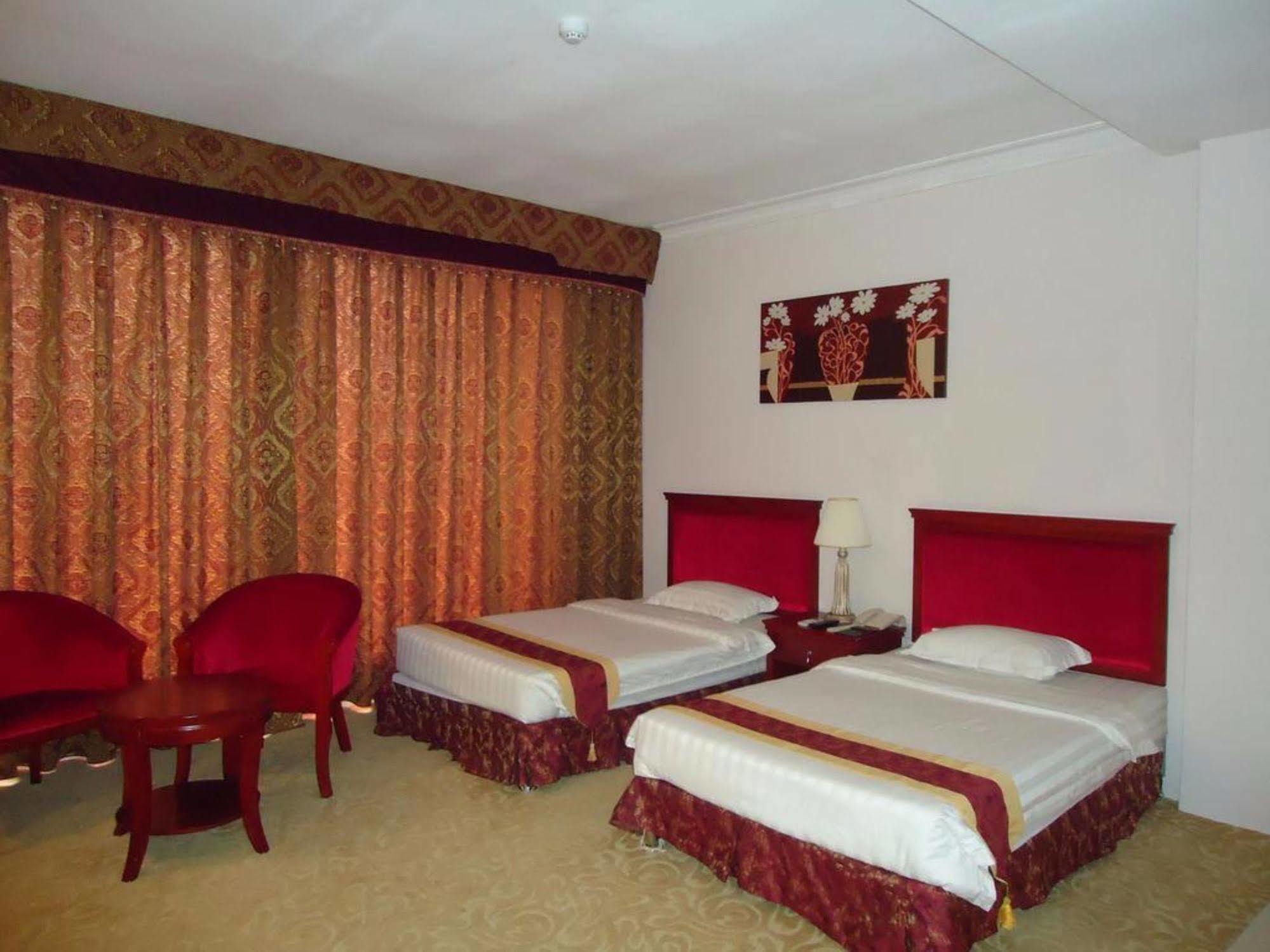 Tilko City Hotel Jaffna Exterior foto